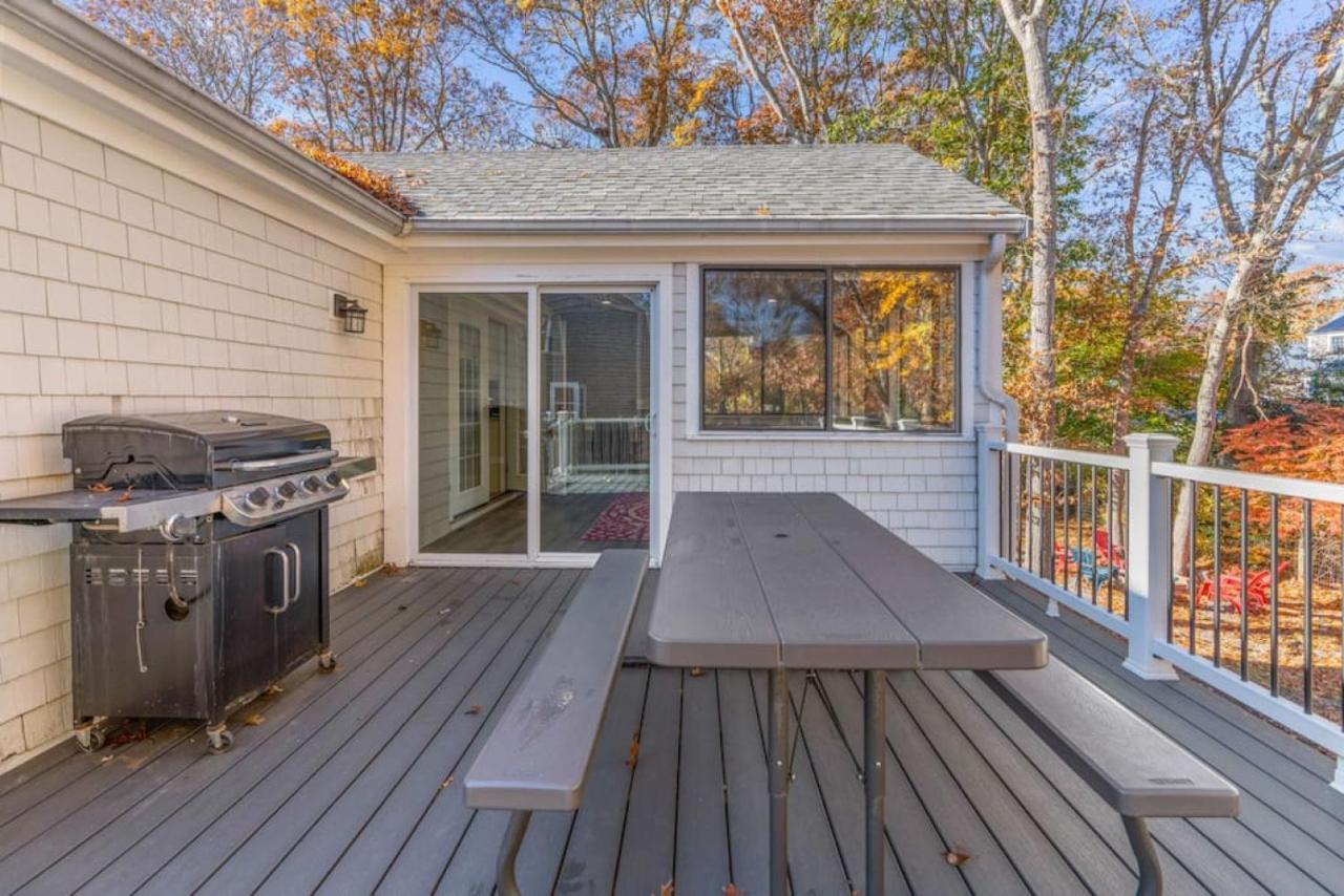 Cozy Spacious Home Walk To The Beach And 1 Mile To Downtown Hyannis Barnstable Buitenkant foto